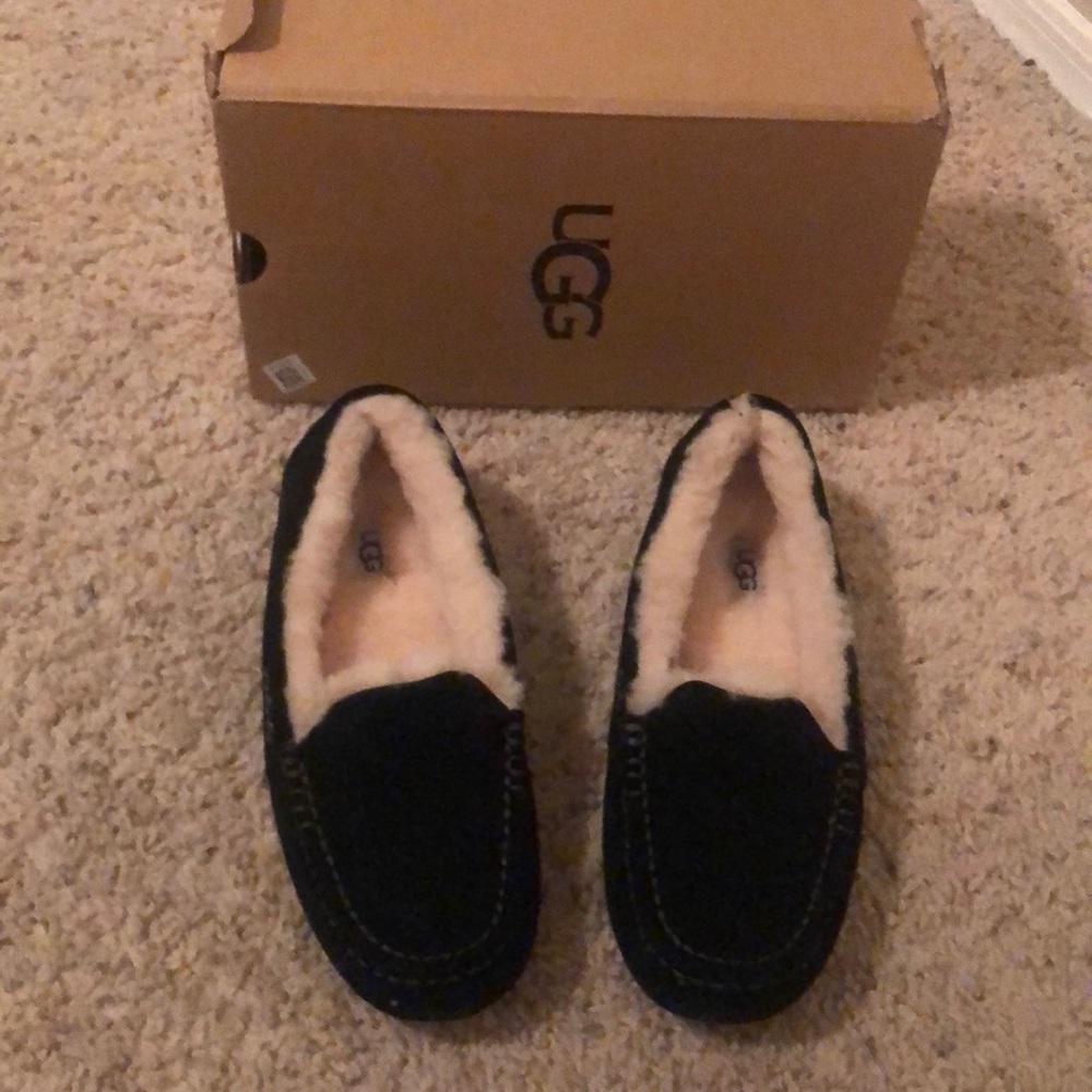 Womens black UGG slippers size 9, new in box.